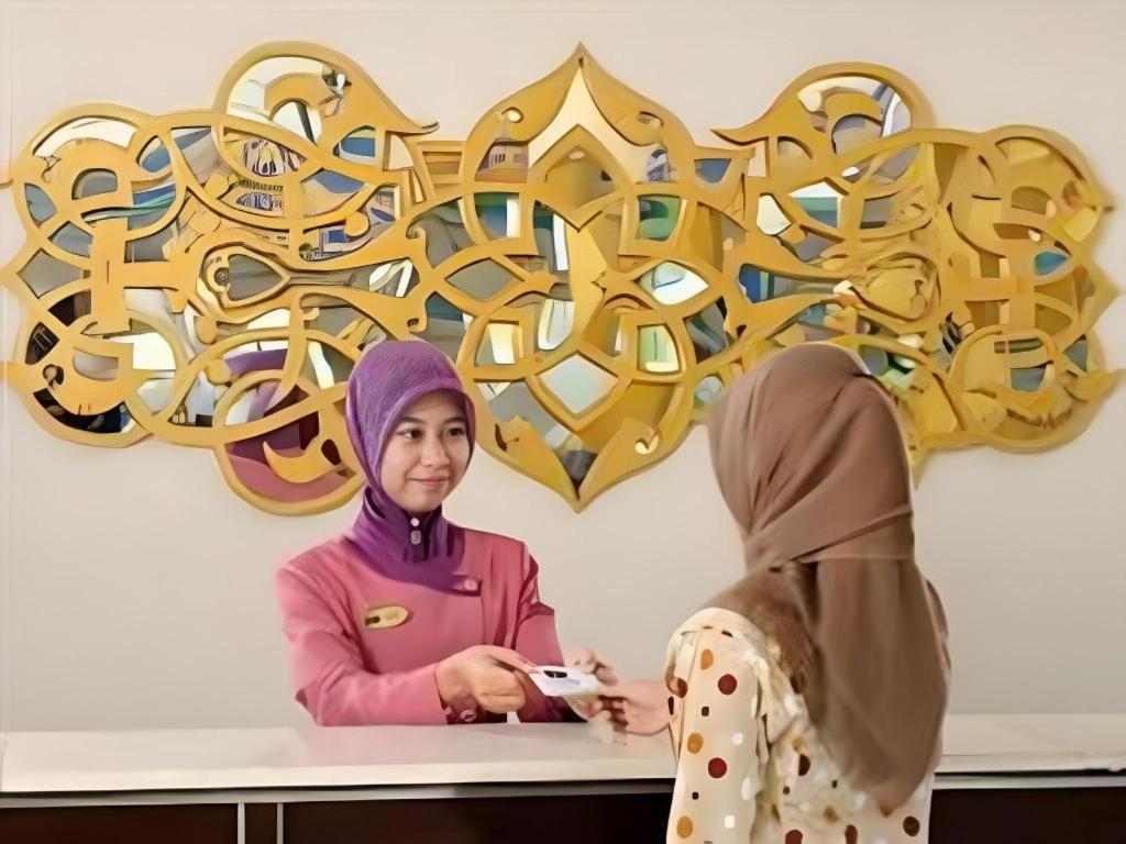 Yusro Hotel Restaurant & Convention Jombang Exteriör bild
