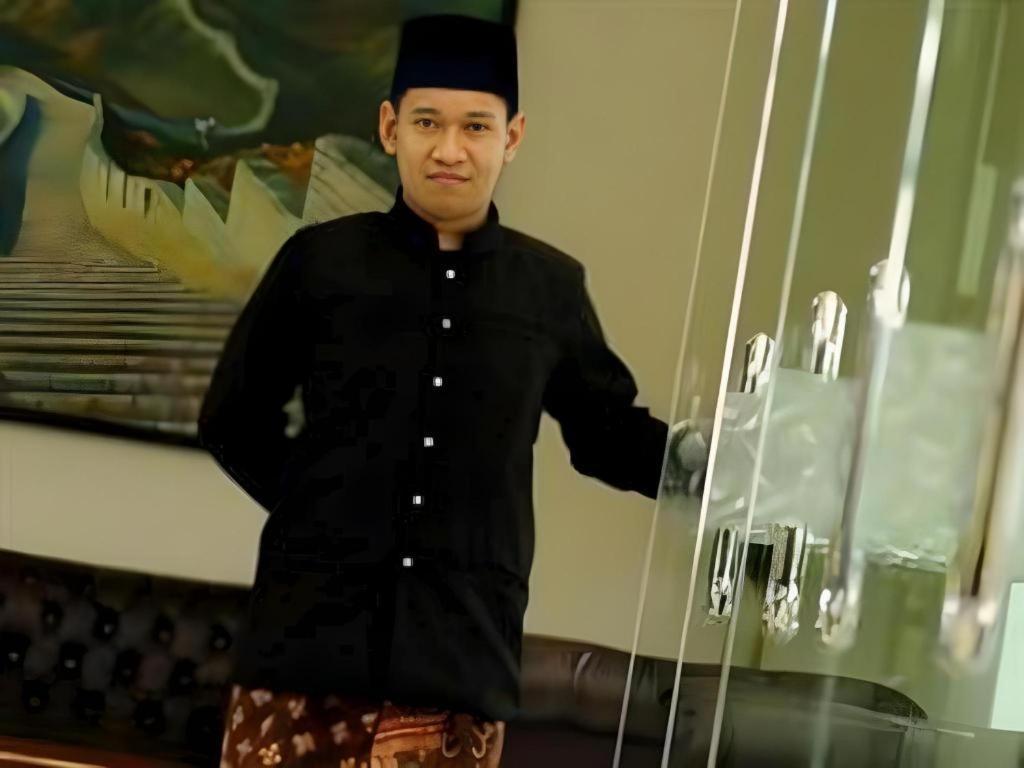 Yusro Hotel Restaurant & Convention Jombang Exteriör bild