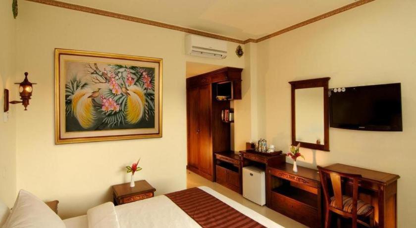 Yusro Hotel Restaurant & Convention Jombang Exteriör bild